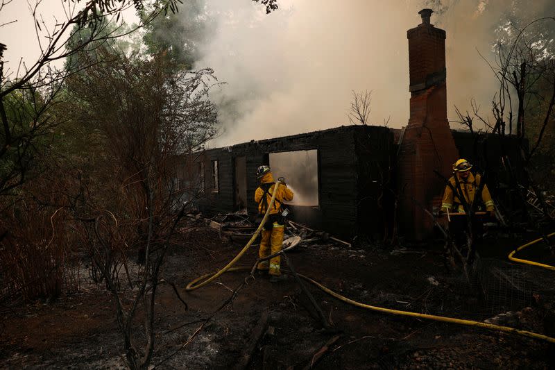 LNU Lighting Complex Fire rages on the outskirts of Vacaville