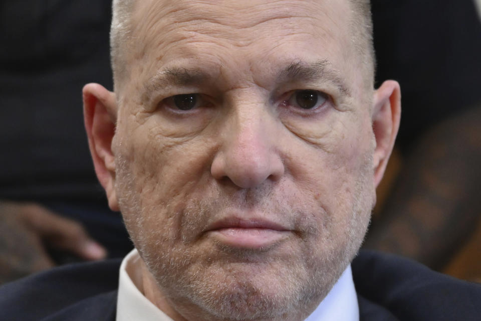 Harvey Weinstein comparece ante el Tribunal Penal de Manhattan el miércoles 29 de mayo de 2024 en Nueva York. Weinstein enfrenta un nuevo juicio por cargos de violación después de que se anulara su condena de 2020. El juicio comenzaría a finales de año. (Angela Weiss via AP, Pool)