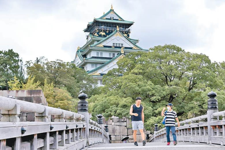 若要到日本旅遊，必須申請簽證。