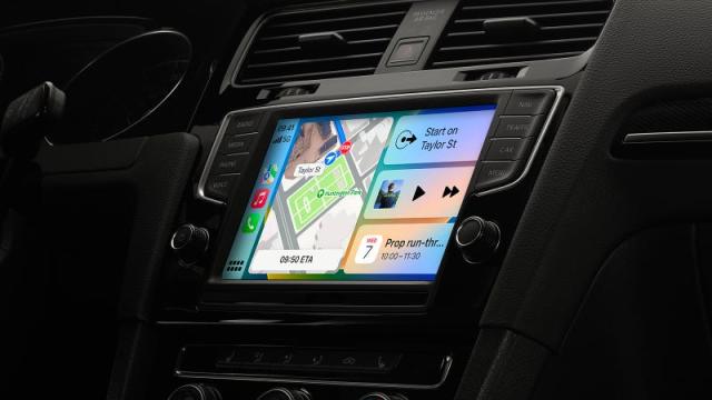 Should You Use Apple CarPlay or Android Auto for Your Car's Dashboard?