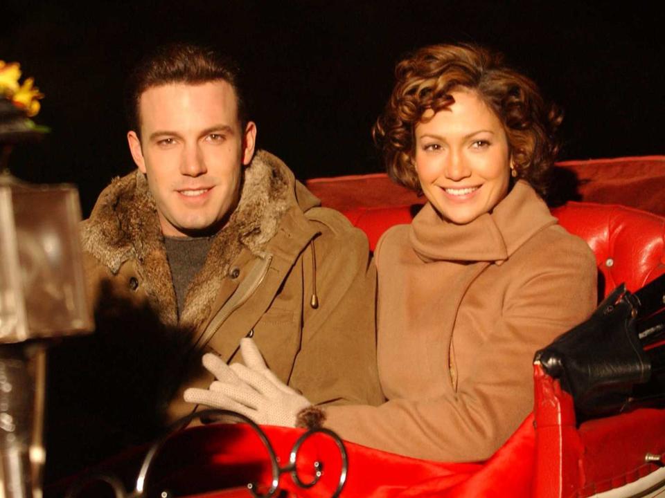 ben affleck and jennifer lopez on the set of jersey girl in nyc on november 7 2002