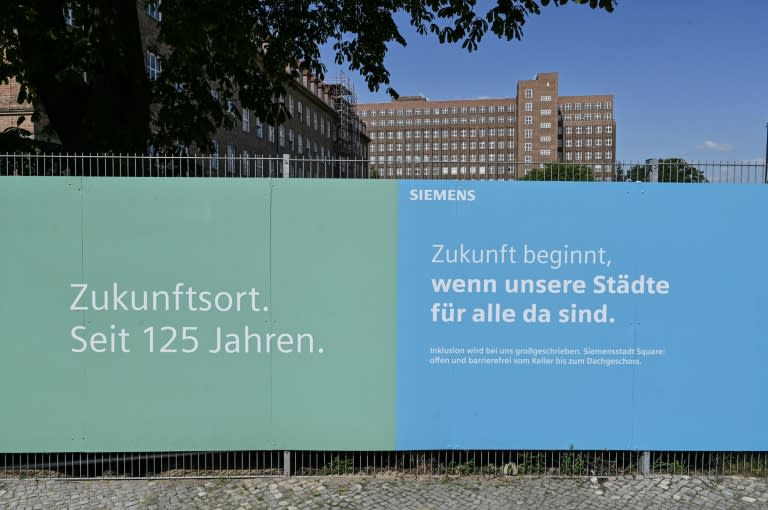 Vue extérieure des anciens bâtiments industriels du groupe allemand Siemens, dans le quartier de Siemensstadt à Berlin (RALF HIRSCHBERGER)