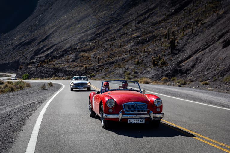 La Gran Carrera es una competencia de precisión con autos clásicos por las provincias de Jujuy y Salta