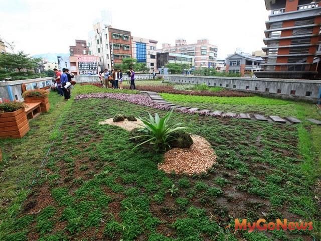 「你家蓋綠屋頂，我來補助！」高雄市工務局啟動2016年度建築物立體綠化及綠屋頂補助