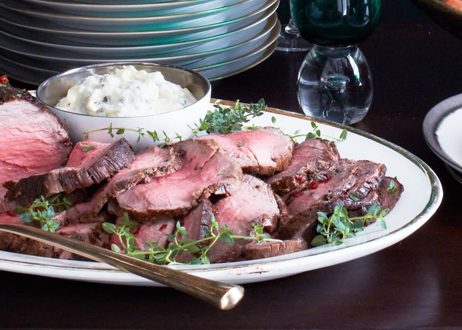 Roast Beef Tenderloin with Horseradish Cream