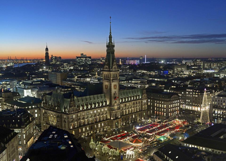  <p><b>9. Amburgo, Germania</b></p> <p><span>La città, considerata la capitale economica europea, è una delle tre città tedesche che riescono a entrare nella lista.<br>Circa il 3,5% degli investitori vorrebbe avere qui la sua attività immobiliare lì.<br>La cifra non è male, ma è significativamente inferiore al quasi il 5% del 2013.</span></p>