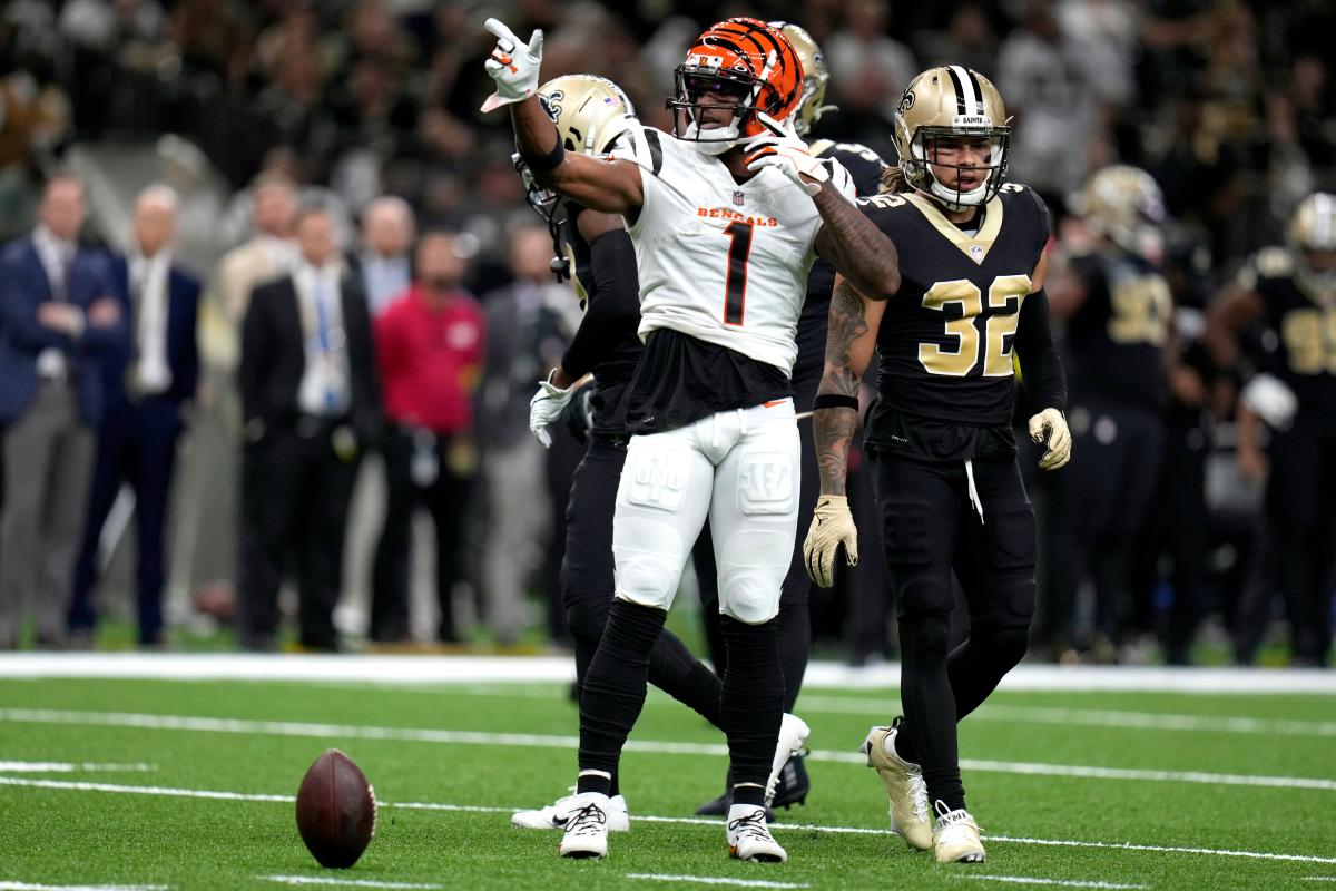 PFF on X: Joe Burrow wearing Ja'Marr Chase's National Championship jersey  in his return to New Orleans ❄️❄️ (