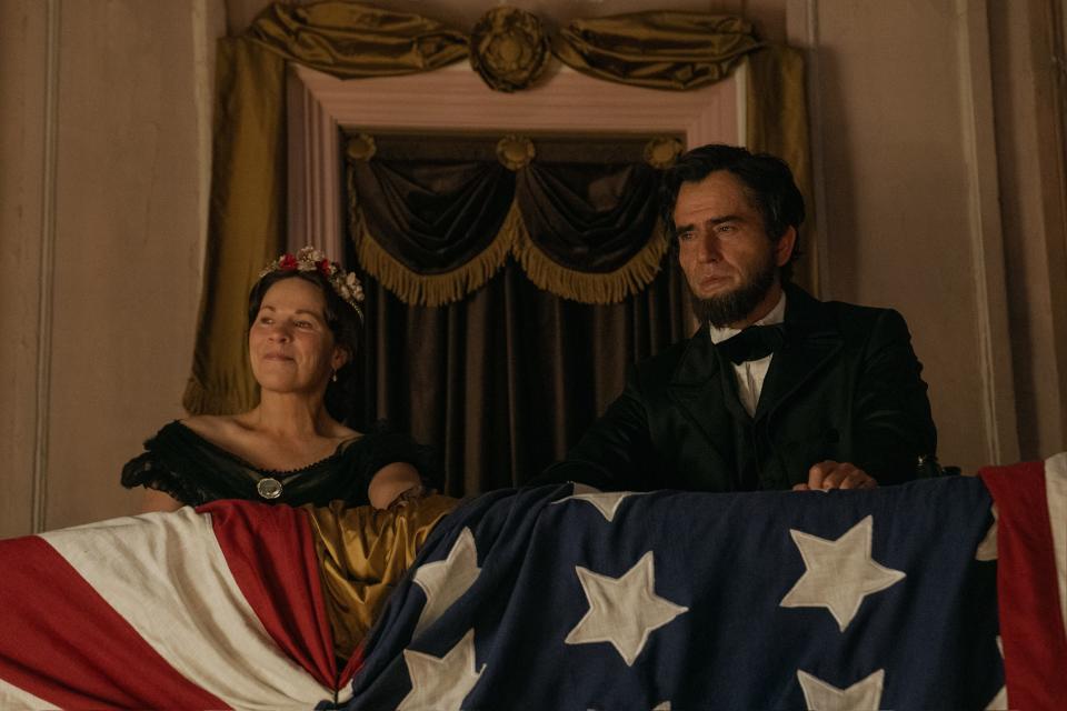 Lili Taylor as Mary Todd Lincoln and Hamish Linklater as Abraham Lincoln in "Manhunt."