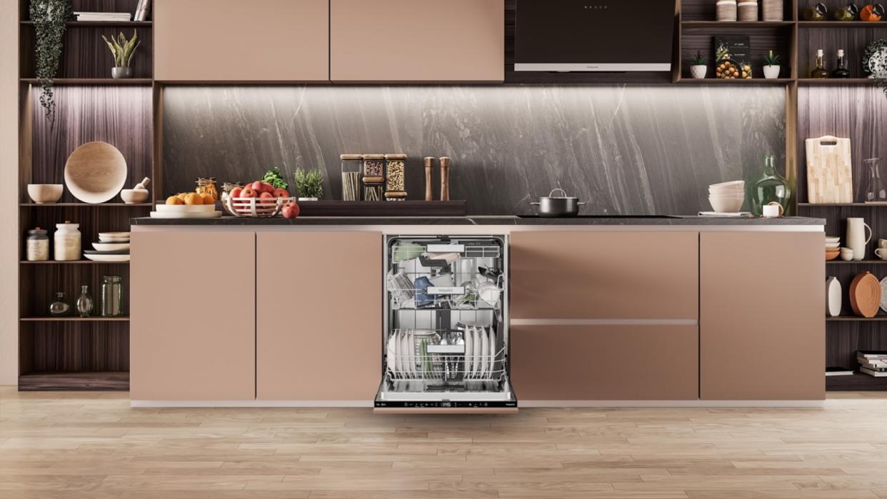  Hotpoint Hydroforce dishwasher lifestyle image 