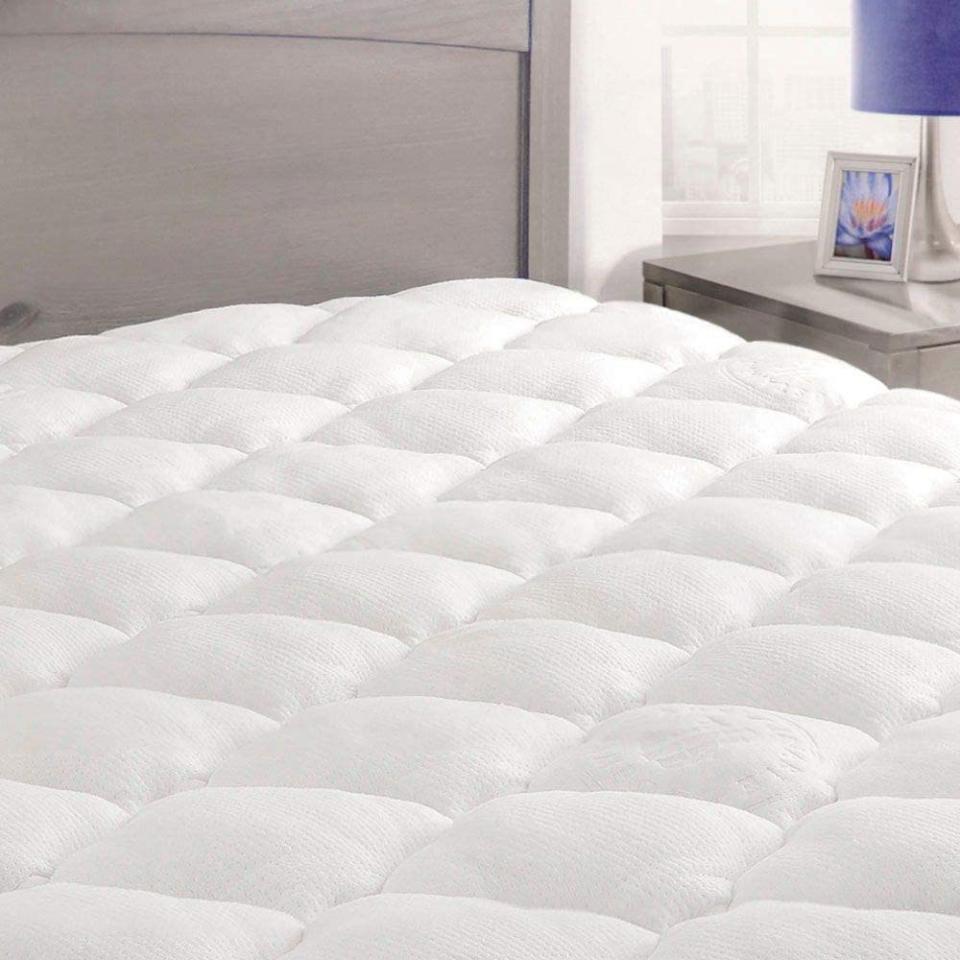 ExceptionalSheets Bamboo Mattress Pad (Queen Size)