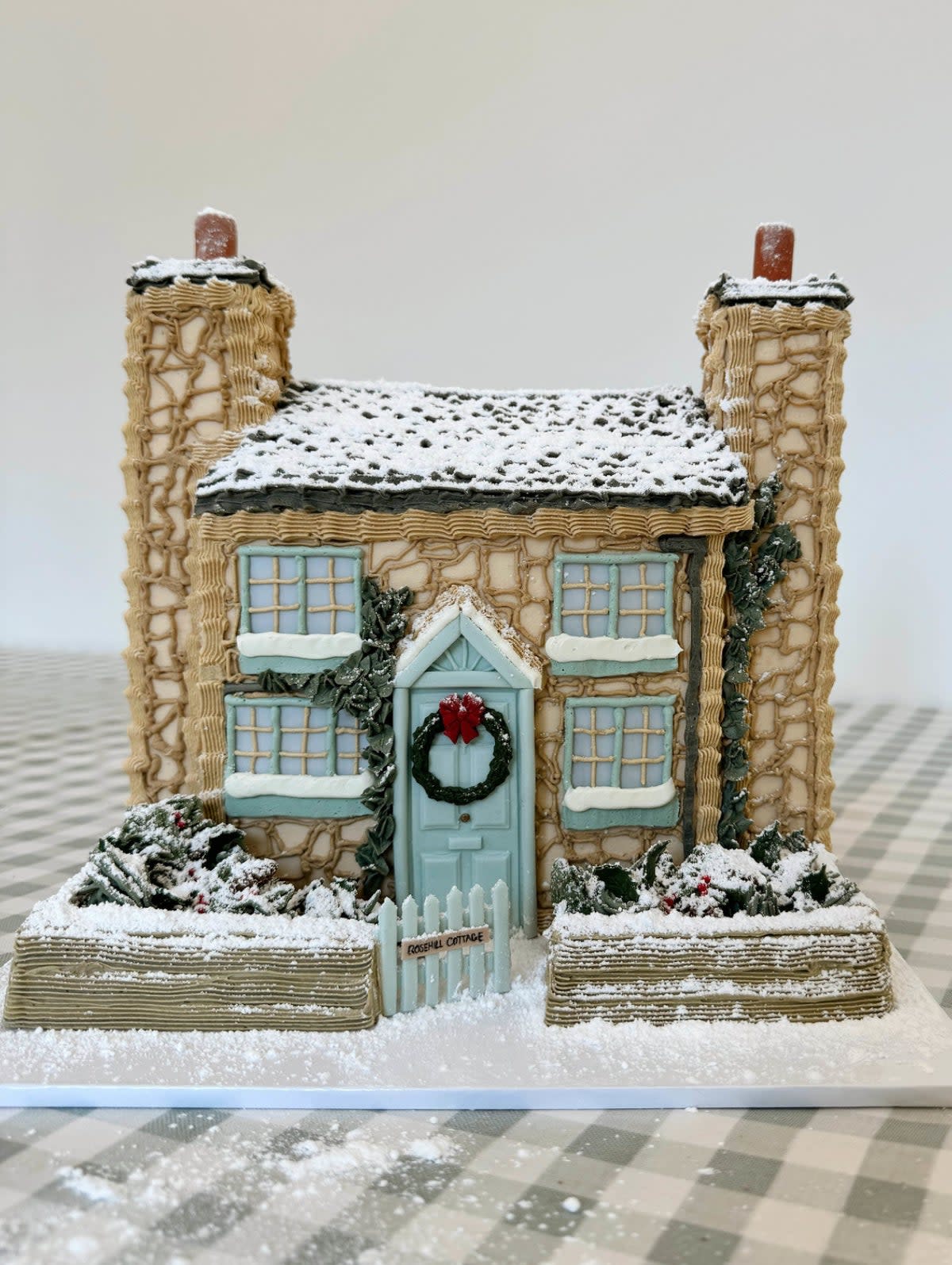 The cake made to look like the house in The Holiday (PA)