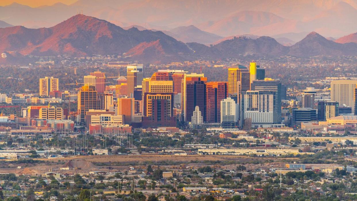 phoenix, arizona skyline at dusk