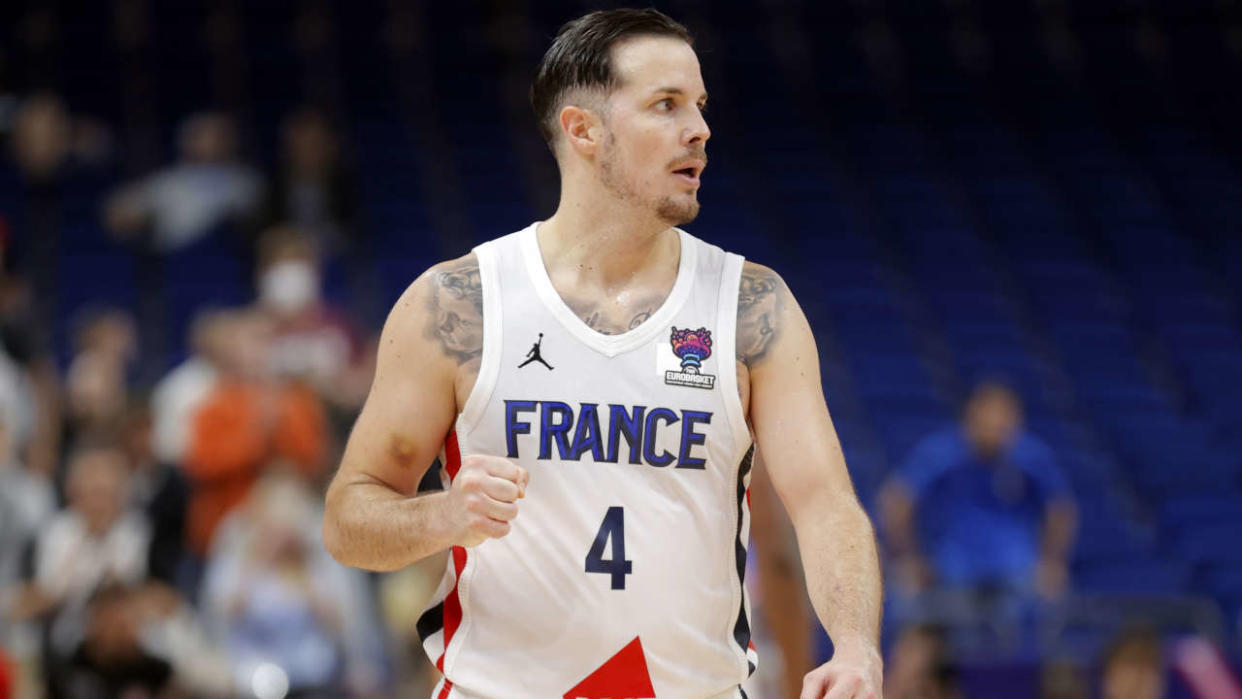 BERLIN, GERMANY - SEPTEMBER 14: Thomas Heurtel of France   during the FIBA EuroBasket 2022 quarterfinal match between France and Italy at EuroBasket Arena Berlin on September 14, 2022 in Berlin, Germany. (Photo by Pedja Milosavljevic/DeFodi Images via Getty Images)