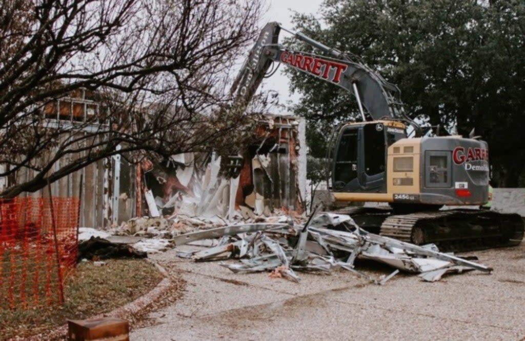 Demolition begins of Stonegate Mansion - the site of a brutal double murder back in 1976 (Garrett Demolition)