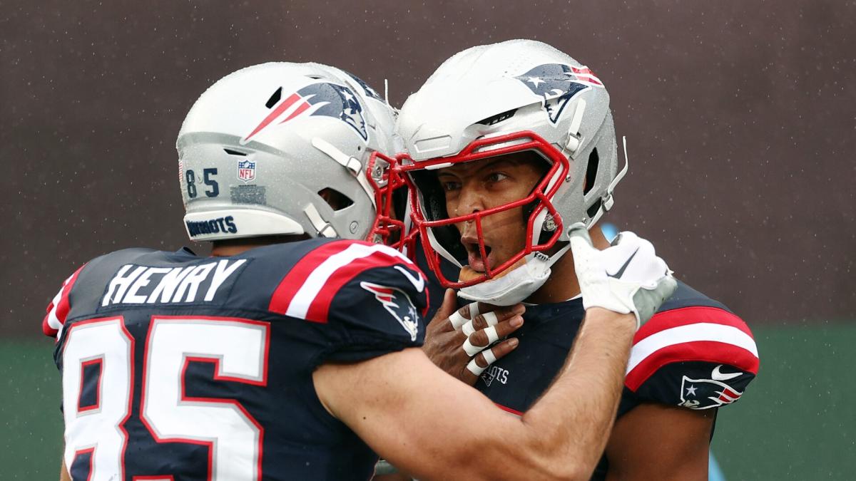 New England Patriots Slog to 10-3 Halftime Lead Over New York Jets - Sports  Illustrated New England Patriots News, Analysis and More