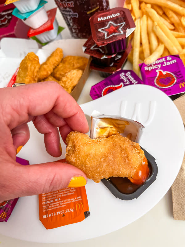 REVIEW: McDonald's Sweet & Spicy Jam Sauce and Mambo Sauce - The