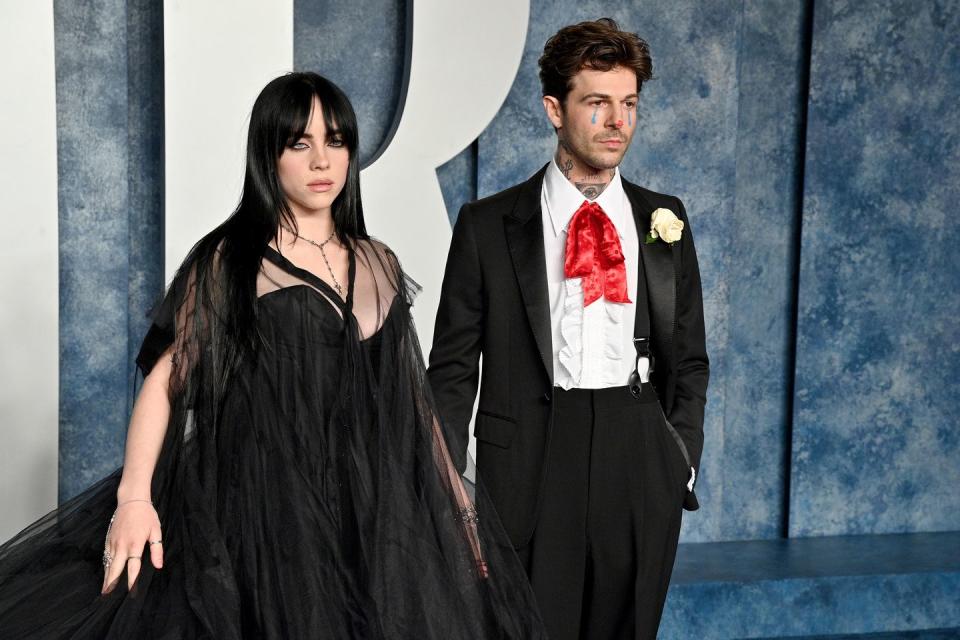 beverly hills, california march 12 billie eilish and jesse rutherford attend the 2023 vanity fair oscar party hosted by radhika jones at wallis annenberg center for the performing arts on march 12, 2023 in beverly hills, california photo by lionel hahngetty images