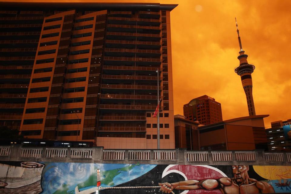 Auckland bushfire sky 2