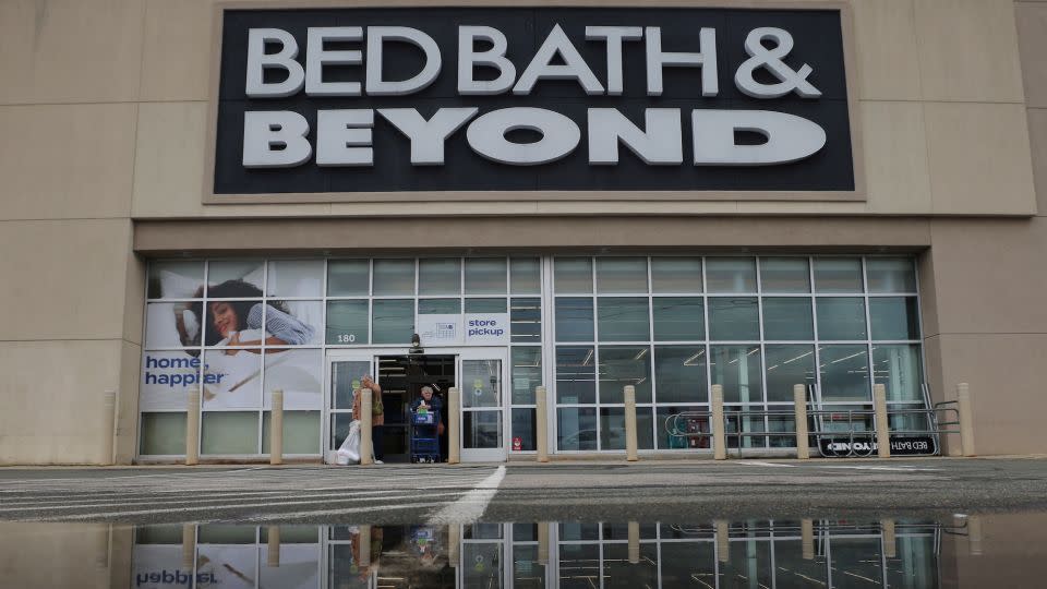 Shoppers leave a Bed Bath & Beyond store, after the company declared bankruptcy, in Danvers, Massachusetts, April 24, 2023. - Brian Snyder/Reuters