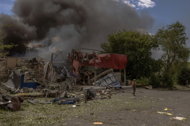 Un bâtiment détruit par un bombardement russe à Toretsk, dans la région de Donetsk, le 25 juin 2024 en Ukraine (Roman PILIPEY)