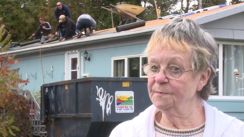 Neighbours help fix Summerside woman's damaged roof