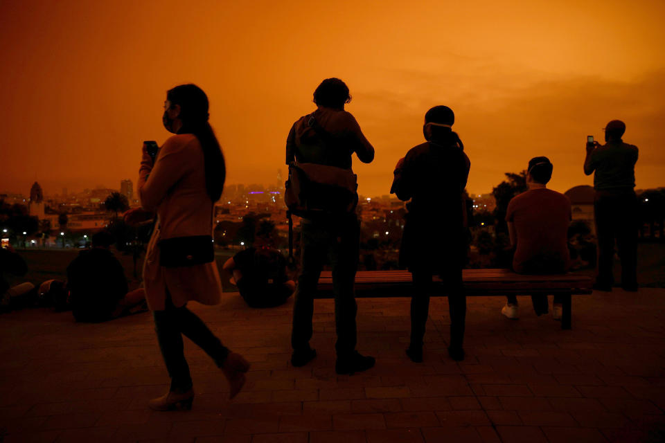 Image: Smoke from California wildfires blocks out sun in San Francisco (Stephen Lam / Reuters)