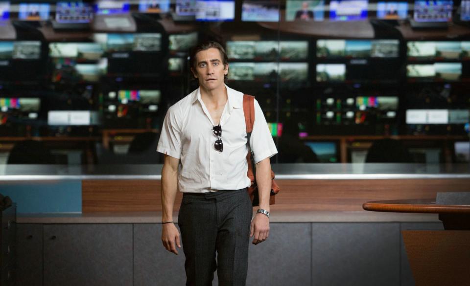 <p>In "Nightcrawler" (2014) gab Gyllenhaal als skrupelloser Straßenreporter nicht nur eine schauspielerisch formidable Vorstellung. Er machte auch durch sein Äußeres von sich reden. Dünne Ärmchen, eingefallene Wangen, leerer Blick - so hatte man Gyllenhaal bis dahin nicht gesehen. (Bild: Concorde)</p> 