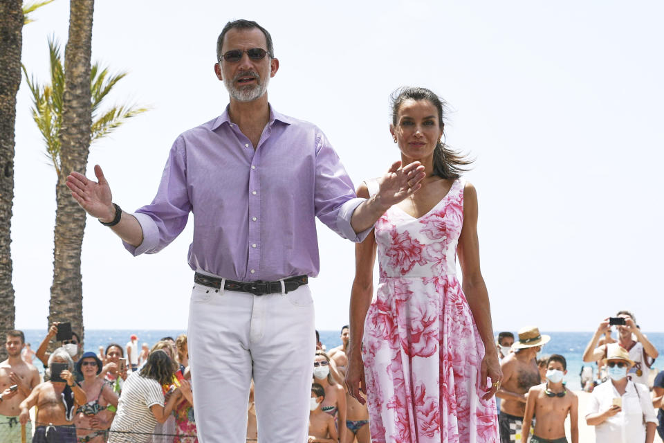 BENIDORM, SPAIN - JULY 03: King Felipe VI of Spain and Queen Letizia of Spain walk through the seafront of Levante’s beach on July 03, 2020 in Benidorm, Spain. This trip is part of a royal tour that will take King Felipe and Queen Letizia through several Spanish Autonomous Communities with the objective of supporting economic, social and cultural activity after the Coronavirus outbreak. (Photo by Carlos R. Alvarez/WireImage)