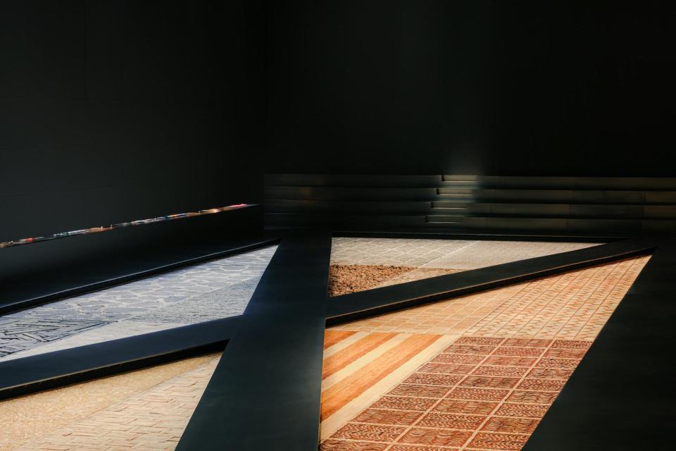 <span>Hermès為今屆米蘭設計週創作的「The Topography of Material」藝術裝置</span>