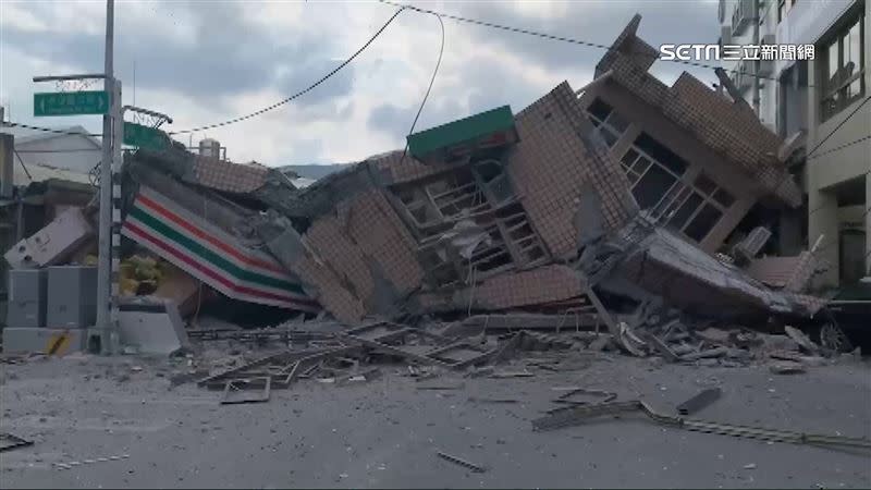台東接連地震釀災，圖為玉里房屋倒塌。（資料照）