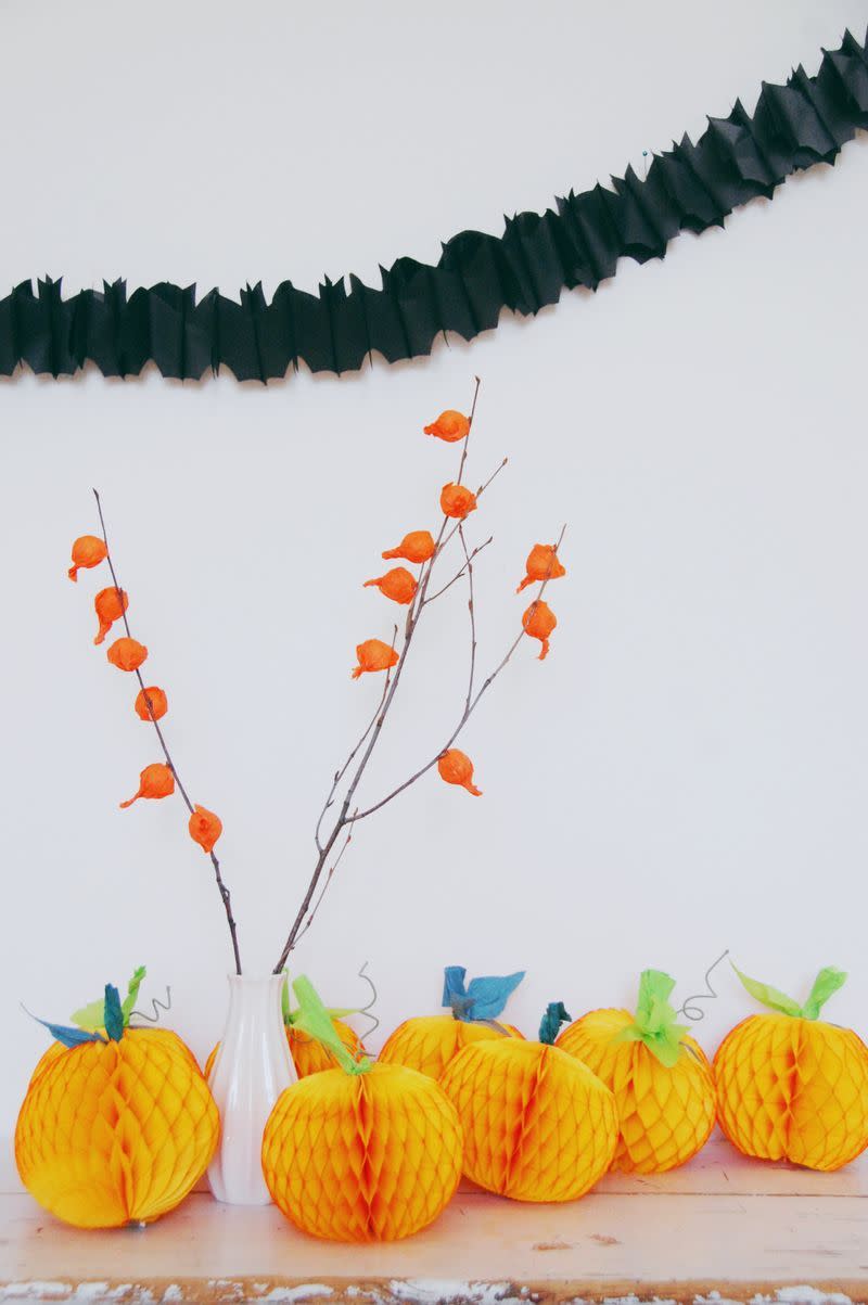 Pumpkin Tissue Honeycomb Balls Centerpiece