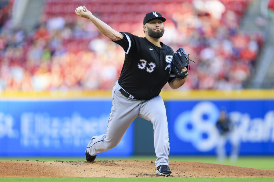 Chicago White Sox's Lance Lynn throws during the first inning of a baseball game against the Cincinnati Reds in Cincinnati, Friday, May 5, 2023. (AP Photo/Aaron Doster)