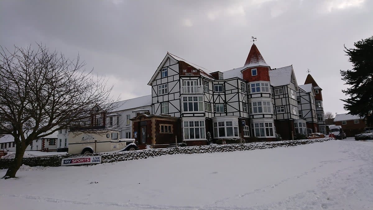The Links Country Park Hotel is five minutes from the beach (The Links Hotel)