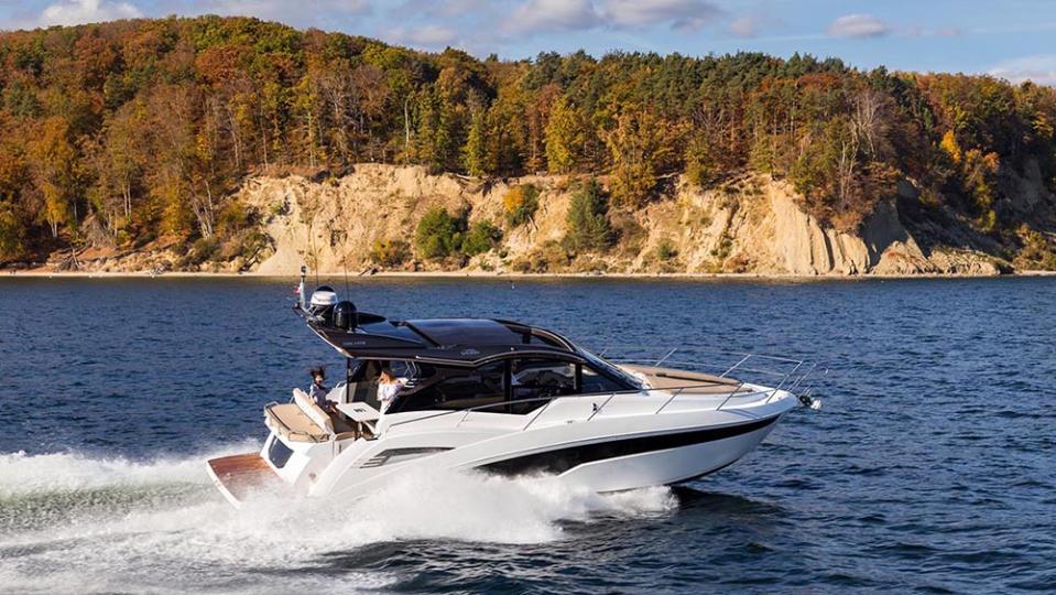 Galeon 425 HTS