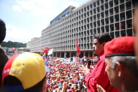 Venezuela's President Nicolas Maduro (R) attends a pro-government gathering in Caracas, Venezuela August 30, 2016. Miraflores Palace/Handout via REUTERS