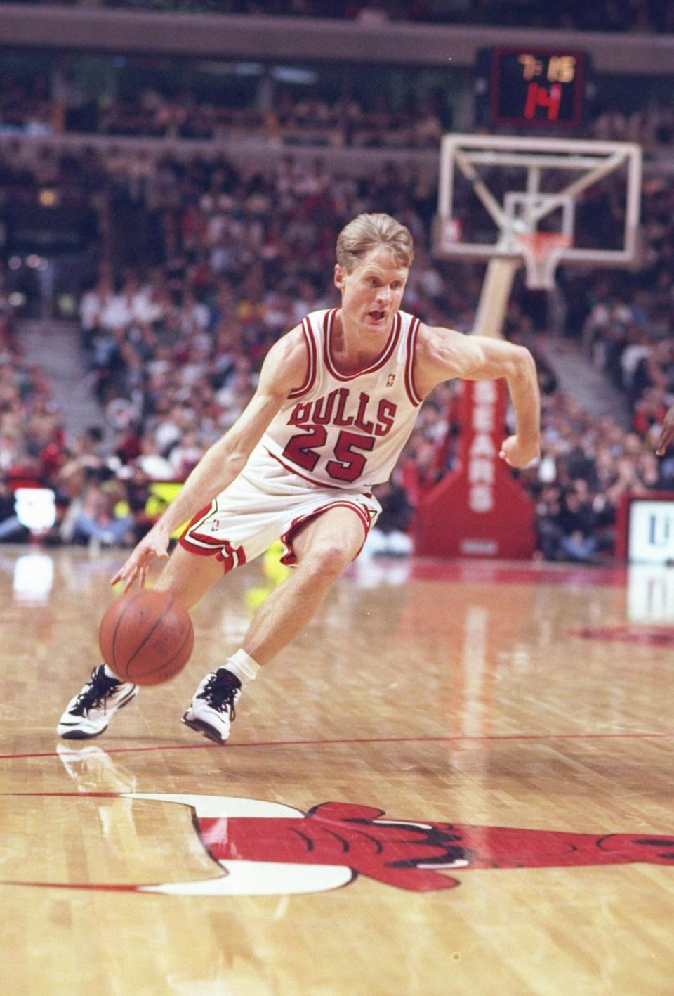 Steve Kerr in action for the Bulls in 1996 (Getty Images)