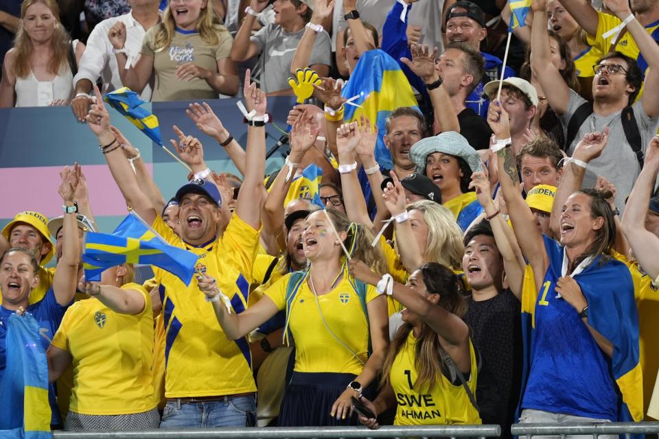 Jumpsetting Swedes beat Germany to win the Olympic beach volleyball