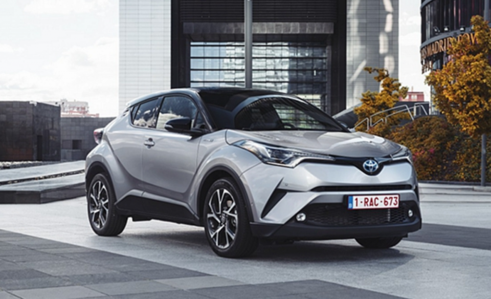 都會跨界新秀 Toyota C-HR ，在歐洲地區有 80 % 的車主都選擇了 Hybrid 動力。