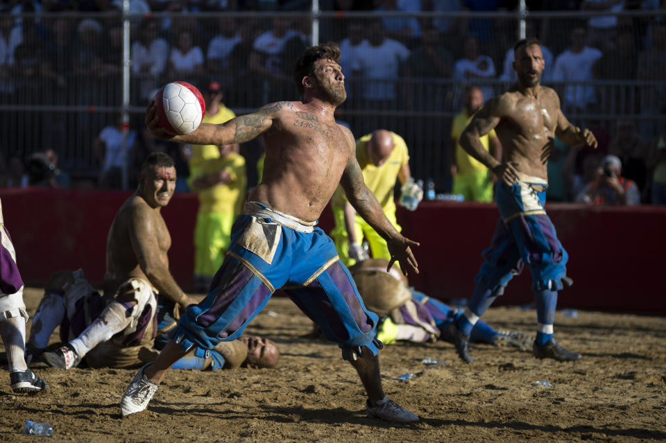 Beim Calcio Storico gibt es regelmäßig viele Verletzte. (Bild: Getty Images)