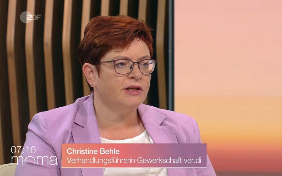 Die ver.di-Verhandlungsführerin Christine Behle verteidigte im ZDF-