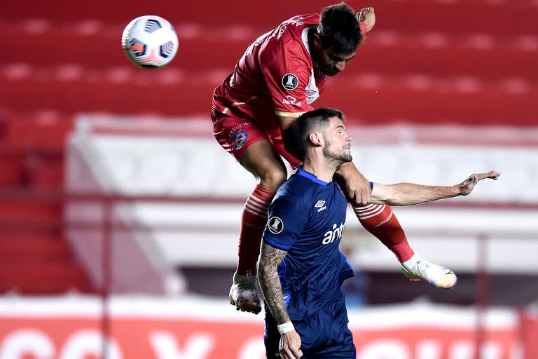 Escena del partido que disputan Argentinos Juniors y Nacional de Montevideo