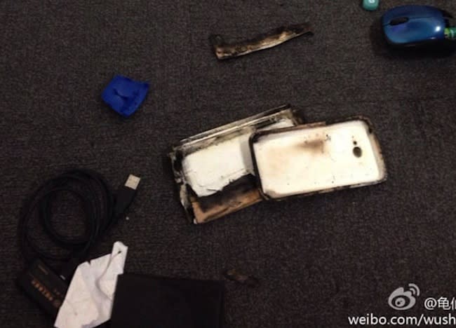 Xiaomi-phone-catches-fire-melts-and-explodes-in-China3