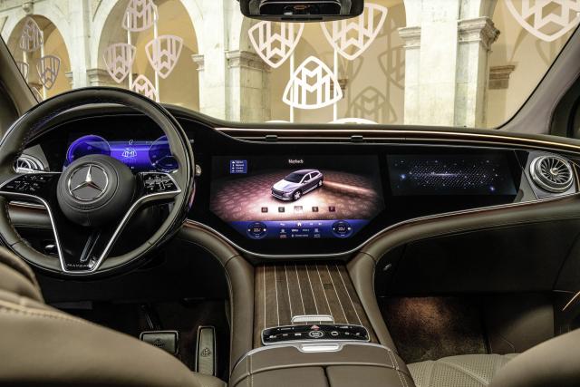 Ride in style with silver goblets for Mercedes Maybach S-class