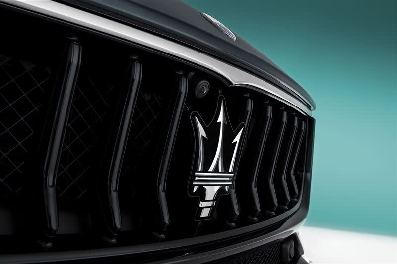 Maserati Ghibli小改款換上了全新設計的水箱格柵，營造出層次更分明的立體感。（圖／Maserati提供）