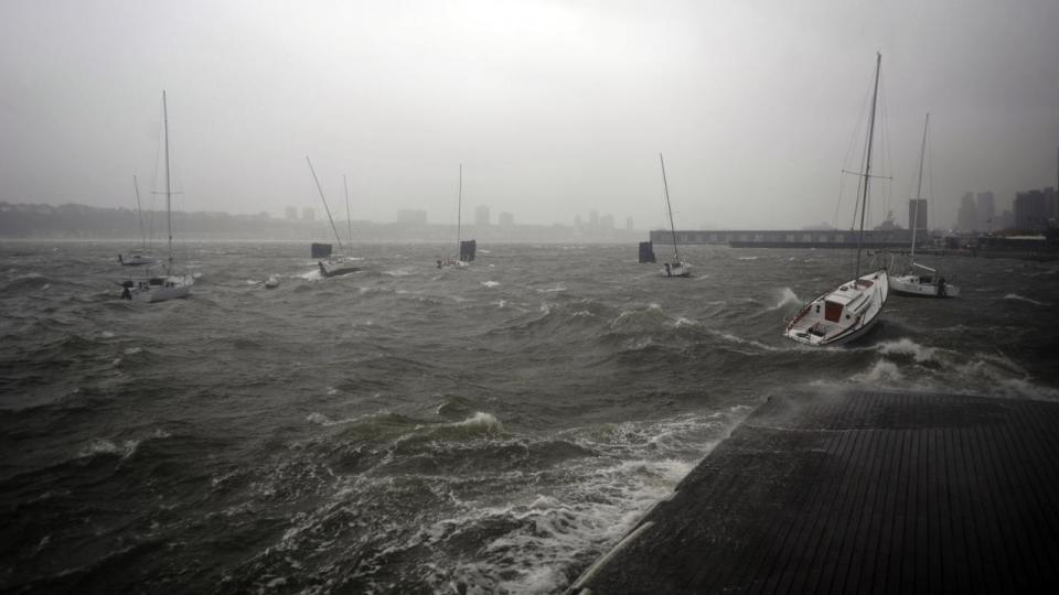 Superstorm Sandy slams into New Jersey coast