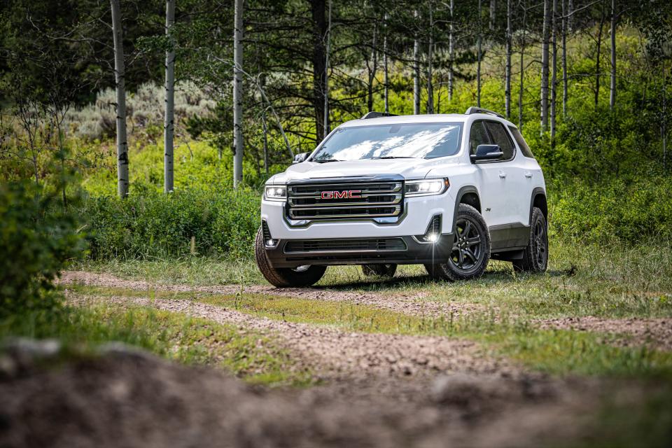 View Photos of the 2020 GMC Acadia AT4