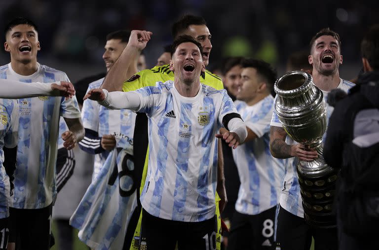 Los jugadores celebran la Copa América. Esta vez, en suelo argentino.