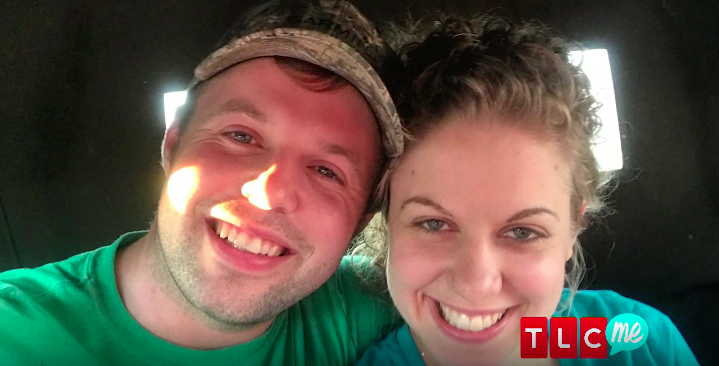John David Duggar and Abbie Burnett are in a courtship. He presented her with a heart-shaped necklace to seal the deal. (Image: TLC)