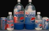 Auch Pepsi hatte einmal eine "brillante" Idee: Mit Crystal Pepsi kam 1992 die erste durchsichtige Cola auf den Markt, ein Softgetränk für alle die keine braune Cola mögen. Das lockte aber niemanden. (Bild-Copyright: Imgur/MakeGifsSon)