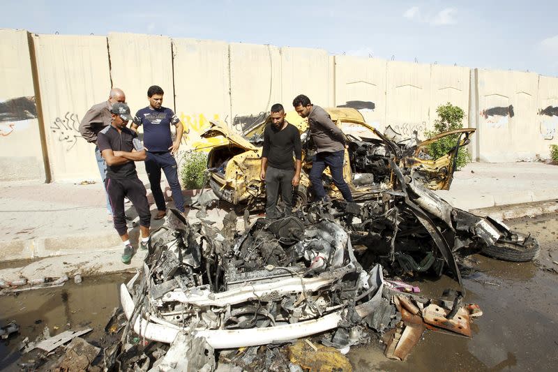 Trois bombes ont explosé lundi à Bagdad et dans les environs de la capitale irakienne, faisant au total 14 morts et 38 blessés. L'explosion la plus meurtrière, due à une voiture piégée en stationnement, a eu lieu dans le quartier de Saïdiya (photo), dans le sud de Bagdad, et fait 11 morts et 30 blessés. /Photo prise le 2 mai 2016/REUTERS/Khalid al Mousily